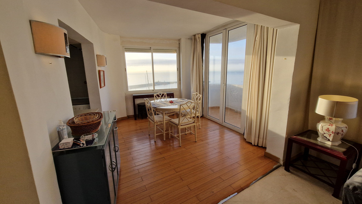 Te koop Middle Floor Apartment Costa Del Sol Estepona € 445.000,-