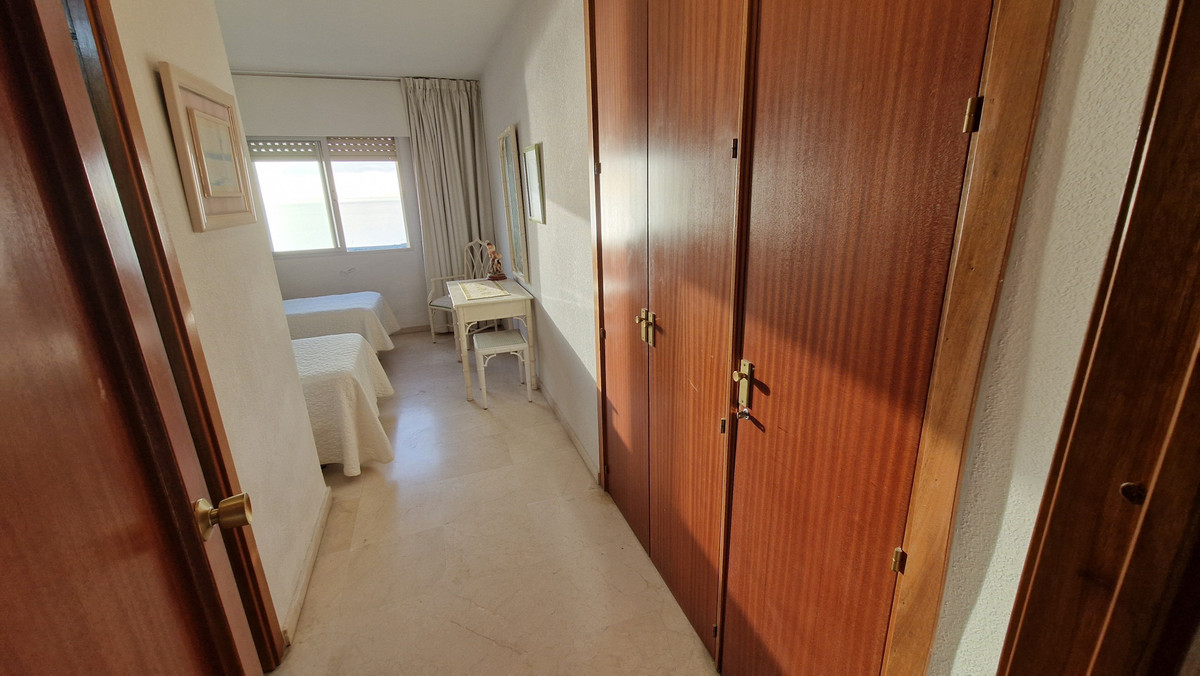 Te koop Middle Floor Apartment Costa Del Sol Estepona € 445.000,-
