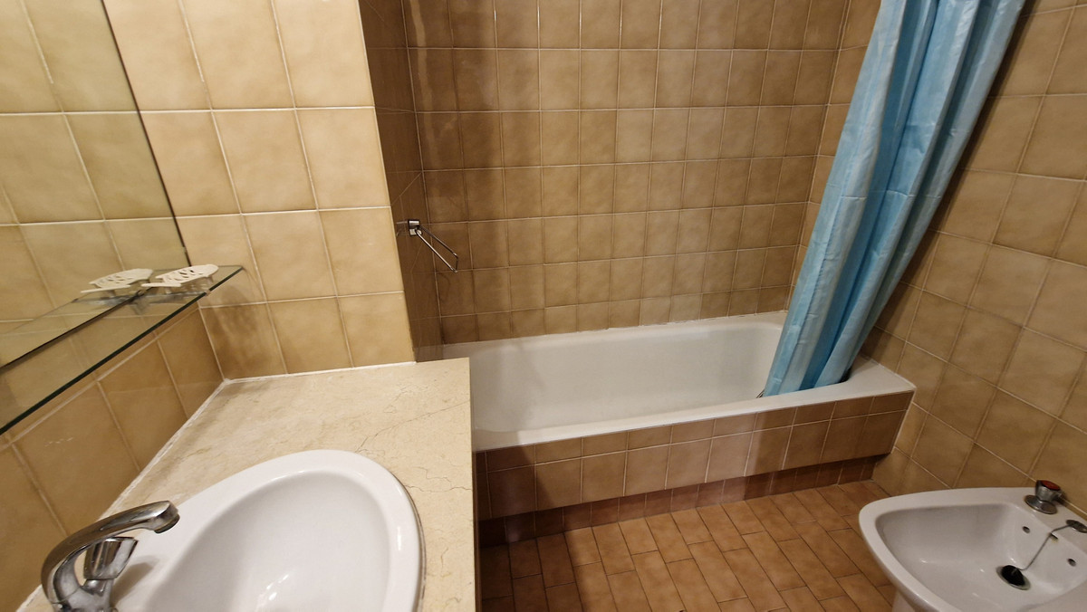 Te koop Middle Floor Apartment Costa Del Sol Estepona € 445.000,-