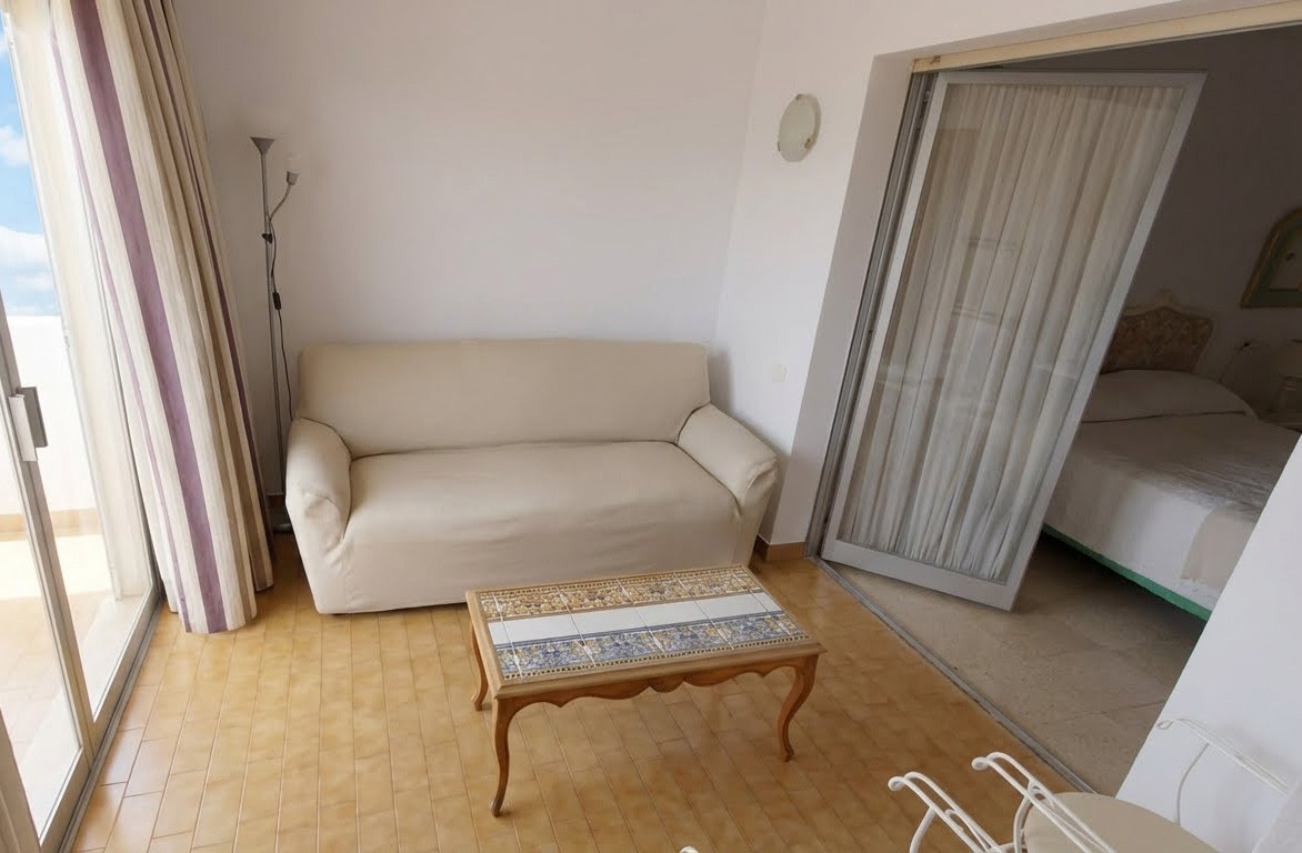 Te koop Middle Floor Apartment Costa Del Sol Estepona € 445.000,-