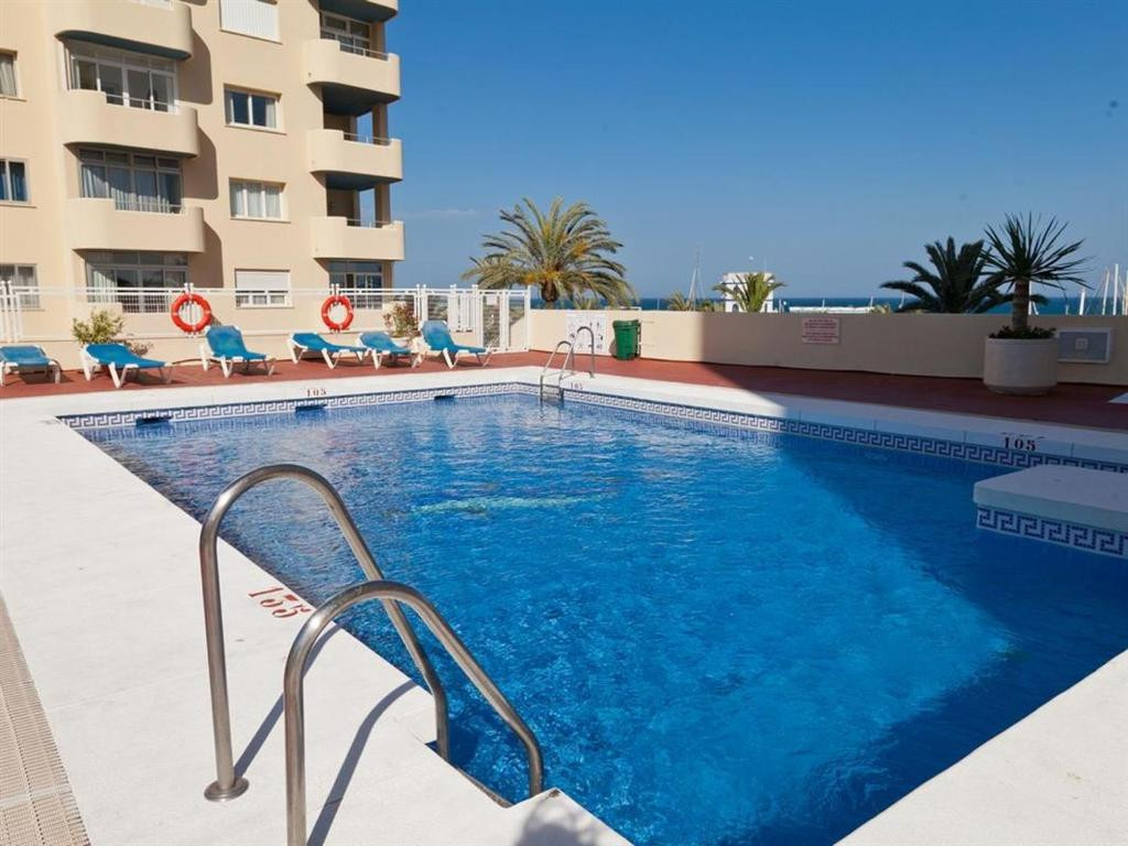 Te koop Middle Floor Apartment Costa Del Sol Estepona € 445.000,-