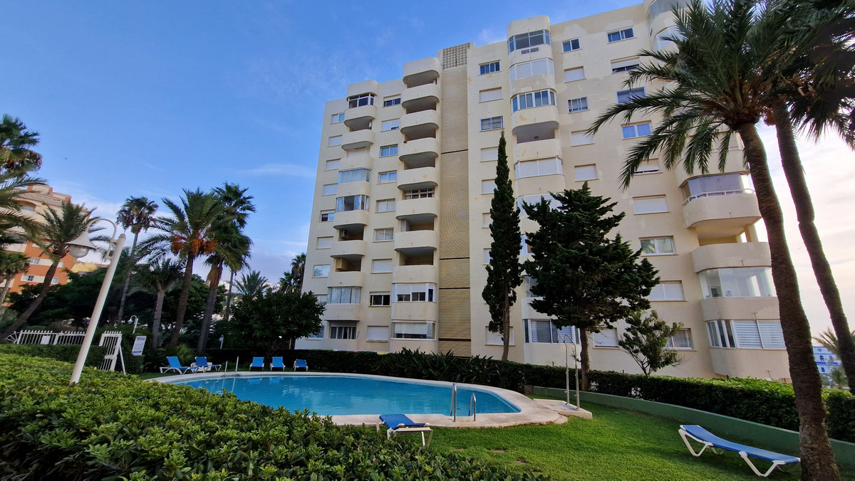 Te koop Middle Floor Apartment Costa Del Sol Estepona € 445.000,-