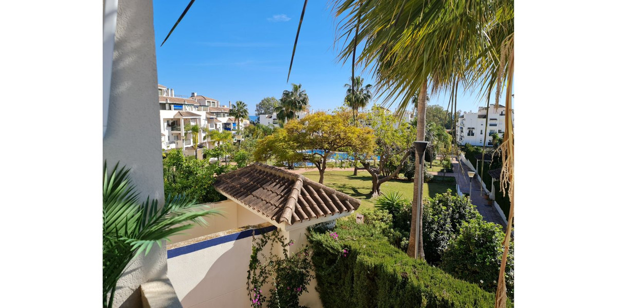 Te koop Middle Floor Apartment Costa Del Sol Nueva Andalucía € 375.000,-