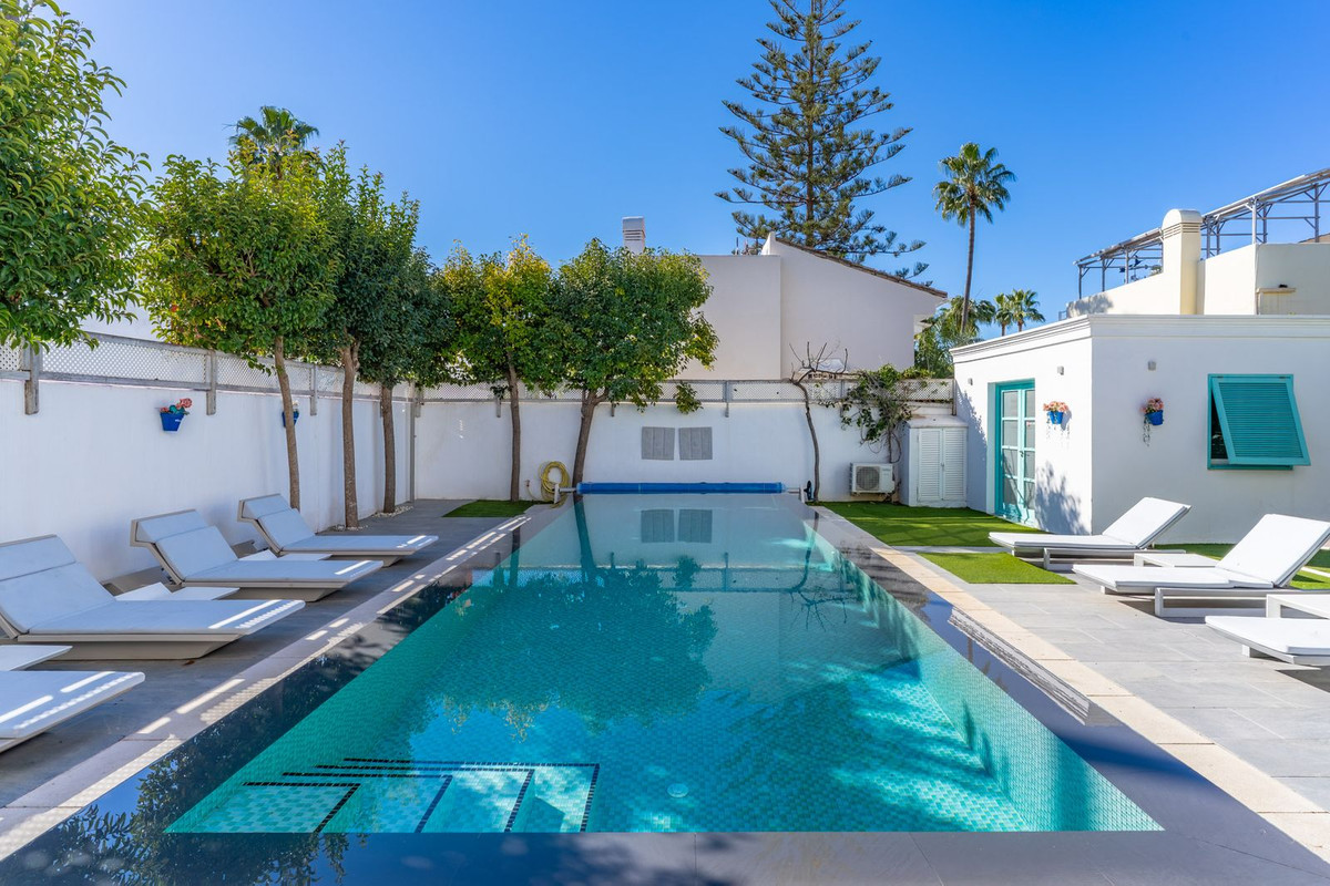 Te koop Vrijstaande Villa Costa Del Sol Estepona € 1.295.000,-