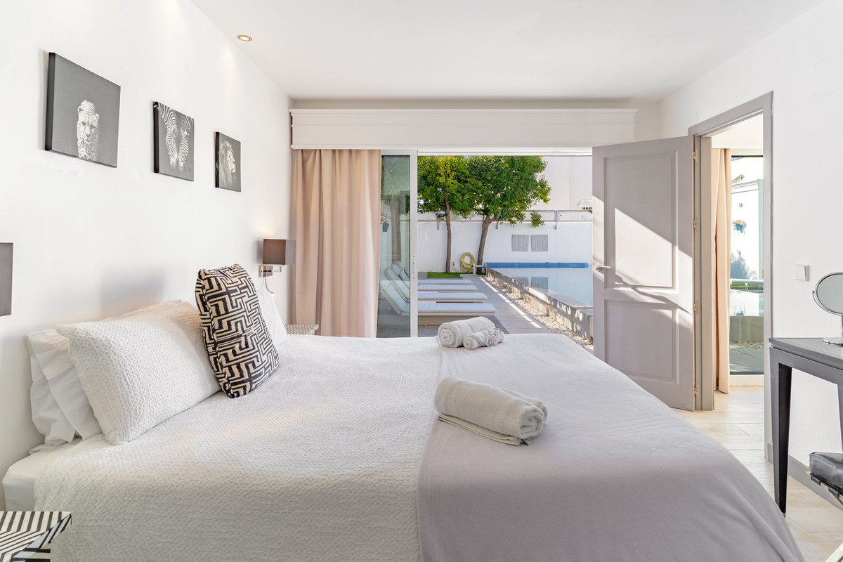 Te koop Vrijstaande Villa Costa Del Sol Estepona € 1.295.000,-