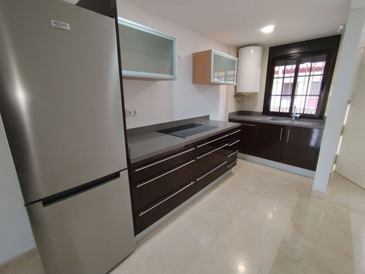 Te koop Middle Floor Apartment Costa Del Sol Benalmadena Costa € 369.000,-
