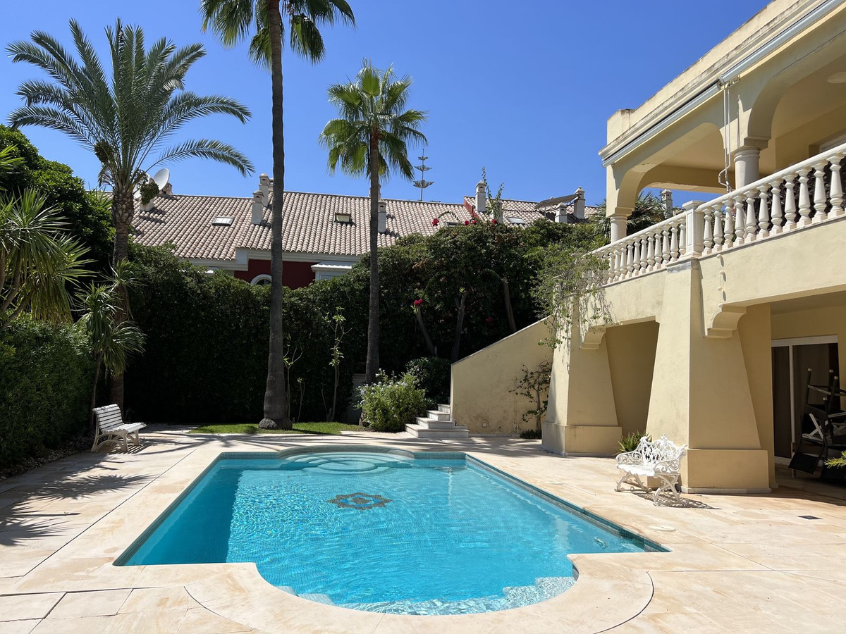 Te koop Vrijstaande Villa Costa Del Sol Bahía De Marbella € 3.995.000,-