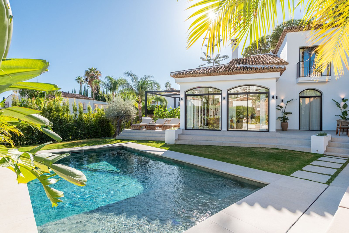 Te koop Vrijstaande Villa Costa Del Sol Nueva Andalucía € 3.495.000,-
