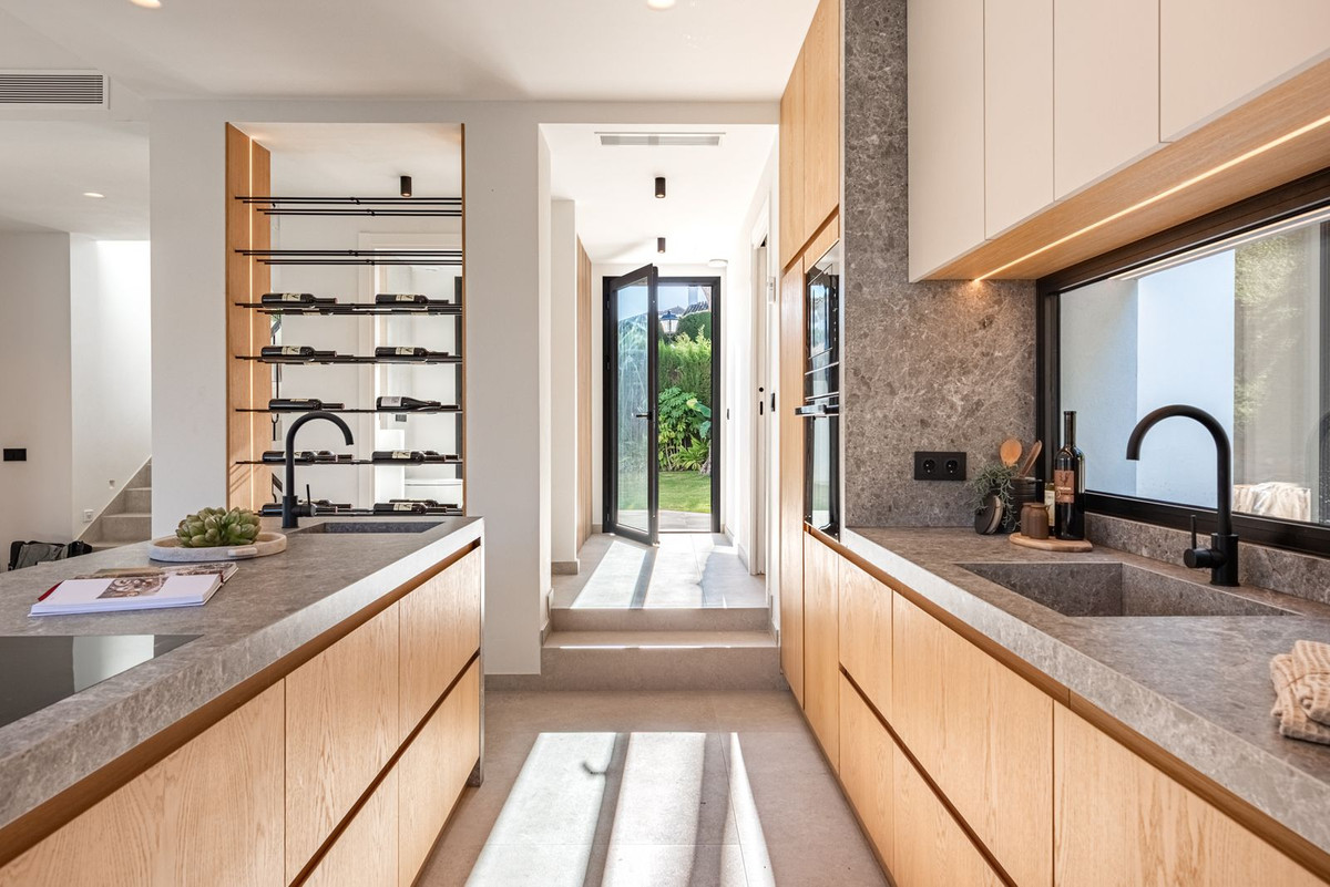 Te koop Vrijstaande Villa Costa Del Sol Nueva Andalucía € 3.495.000,-