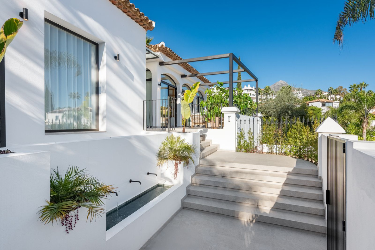Te koop Vrijstaande Villa Costa Del Sol Nueva Andalucía € 3.495.000,-