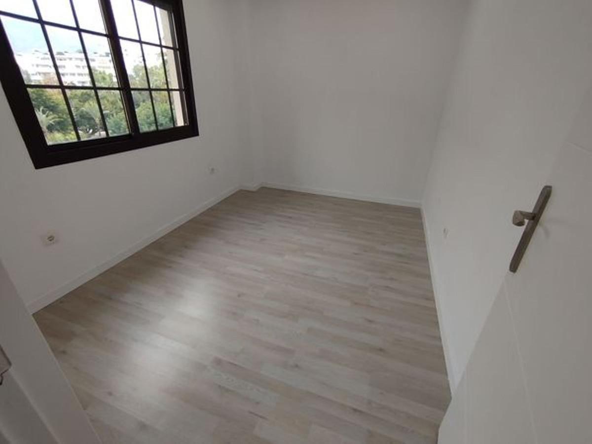 Te koop Middle Floor Apartment Costa Del Sol Benalmadena Costa € 739.000,-