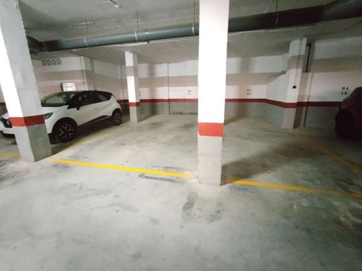 Te koop Middle Floor Apartment Costa Del Sol Benalmadena Costa € 739.000,-