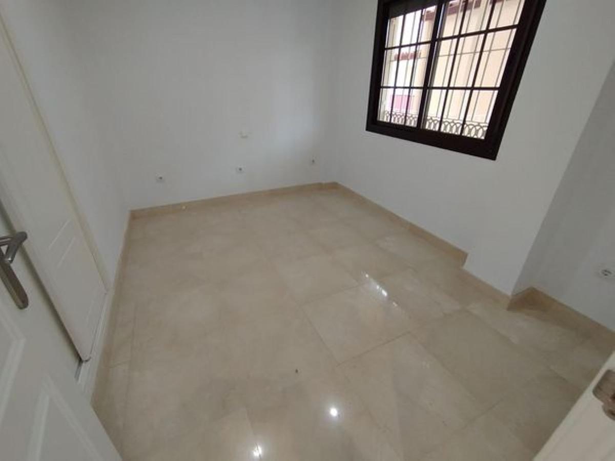 Te koop Middle Floor Apartment Costa Del Sol Benalmadena Costa € 739.000,-