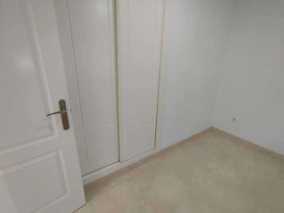 Te koop Middle Floor Apartment Costa Del Sol Benalmadena Costa € 739.000,-