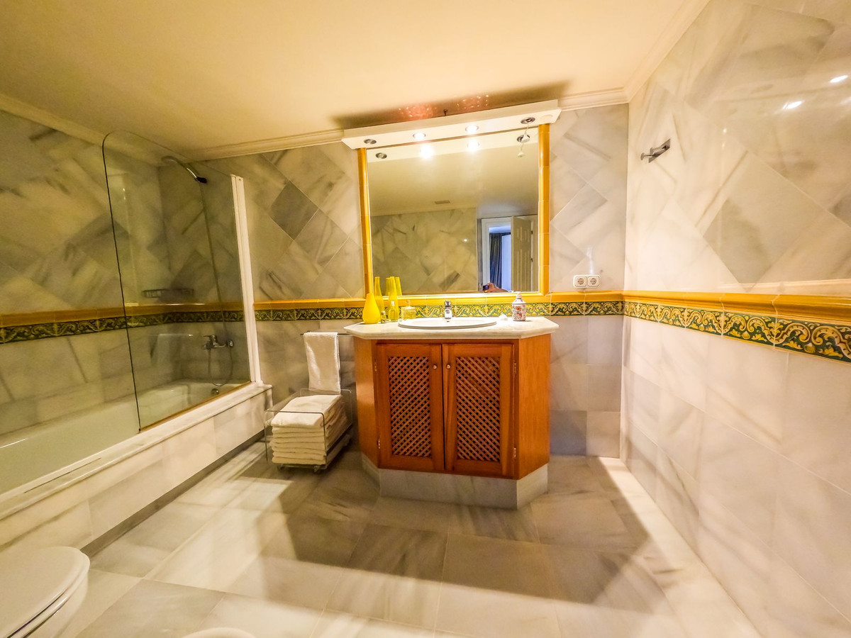 Te koop Penthouse Costa Del Sol Benahavís € 680.000,-