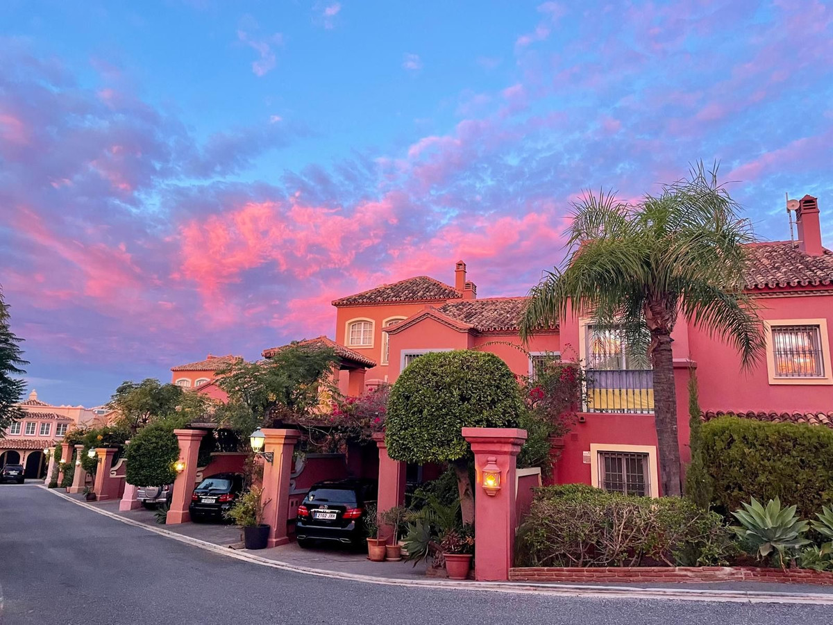 Te koop Penthouse Costa Del Sol Benahavís € 680.000,-