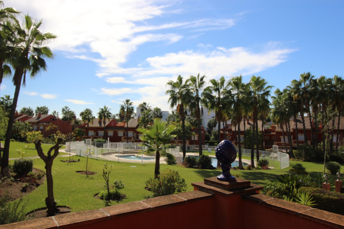 Te koop Half vrijstaand huis Costa Del Sol Atalaya € 690.000,-