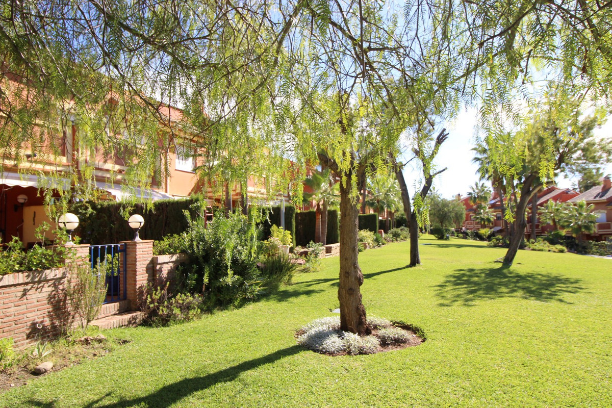 Te koop Half vrijstaand huis Costa Del Sol Atalaya € 690.000,-