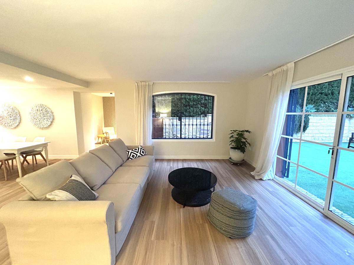 Te koop Half vrijstaand huis Costa Del Sol Atalaya € 690.000,-