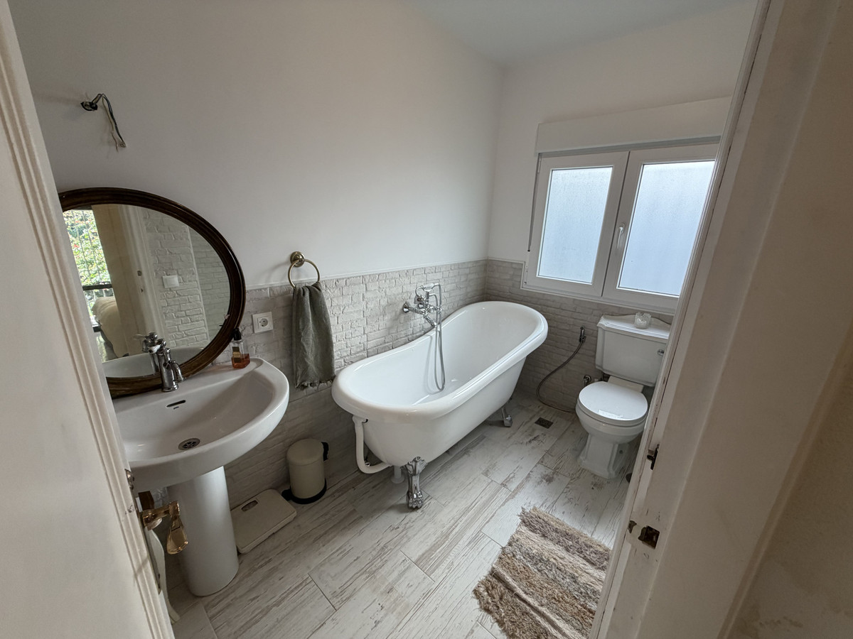 Te koop Half vrijstaand huis Costa Del Sol Calahonda € 299.000,-