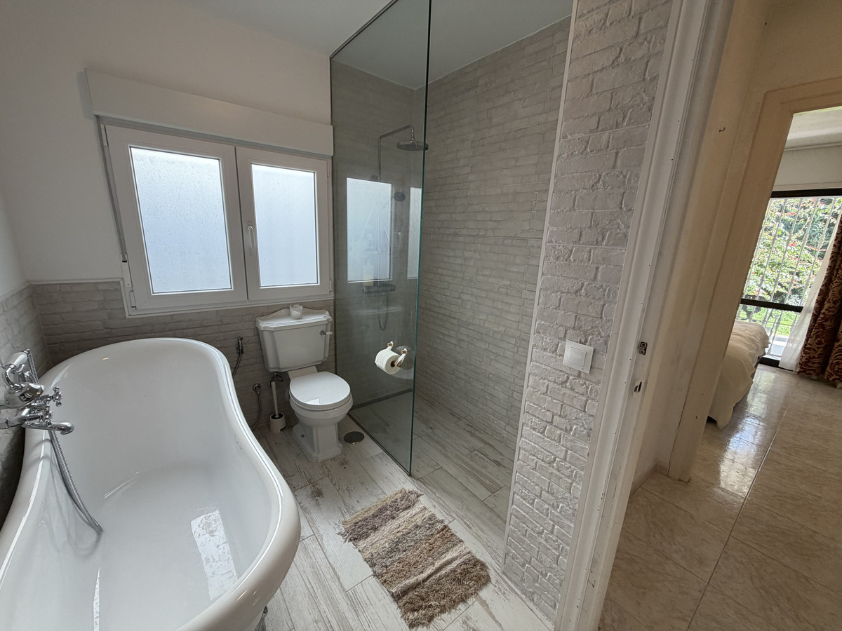 Te koop Half vrijstaand huis Costa Del Sol Calahonda € 299.000,-