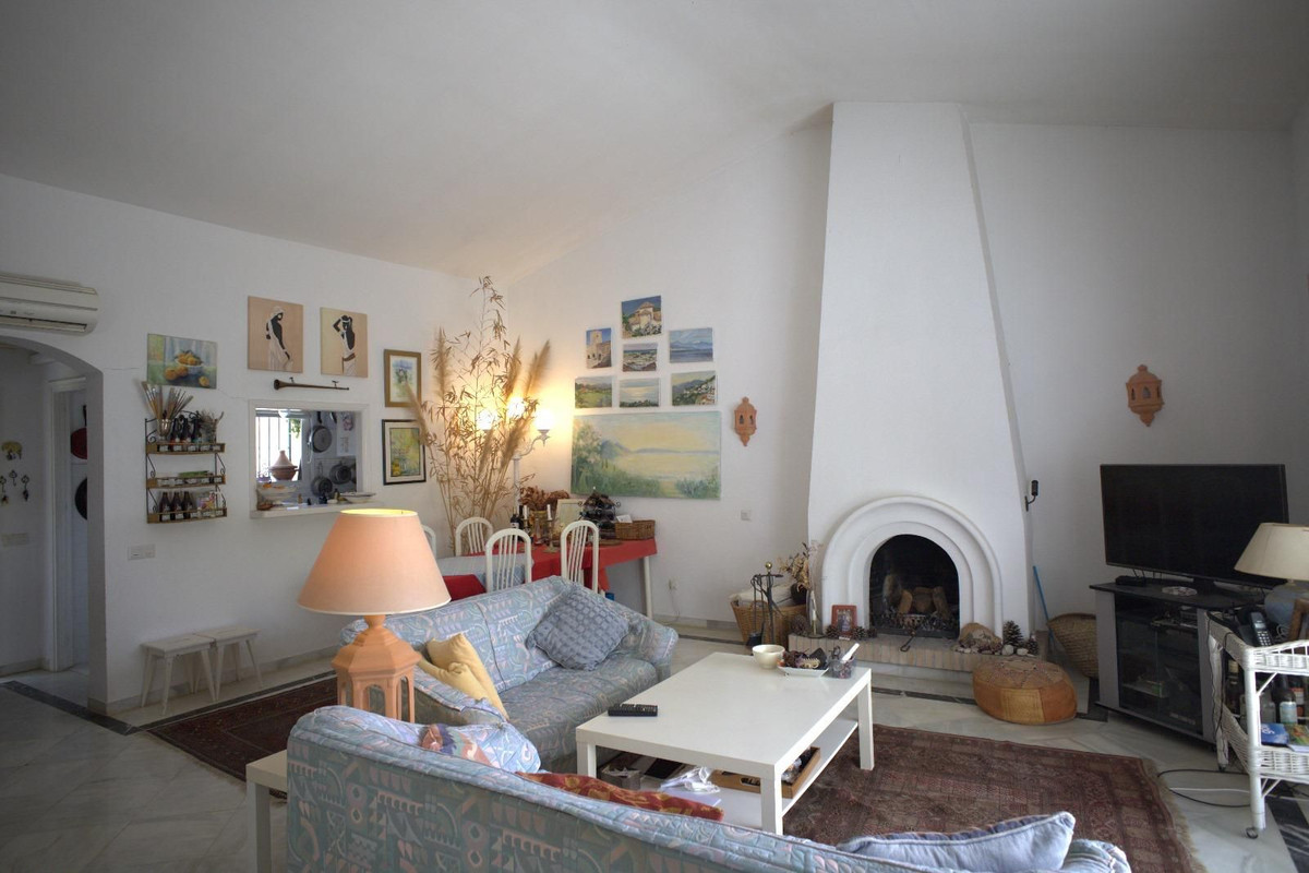 Te koop Middle Floor Apartment Costa Del Sol Atalaya € 299.000,-