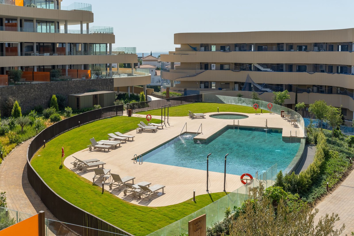 Te koop Middle Floor Apartment Costa Del Sol Higueron € 750.000,-