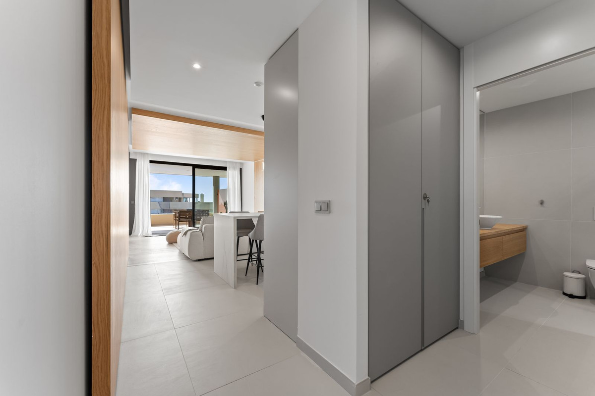 Te koop Middle Floor Apartment Costa Del Sol Higueron € 750.000,-