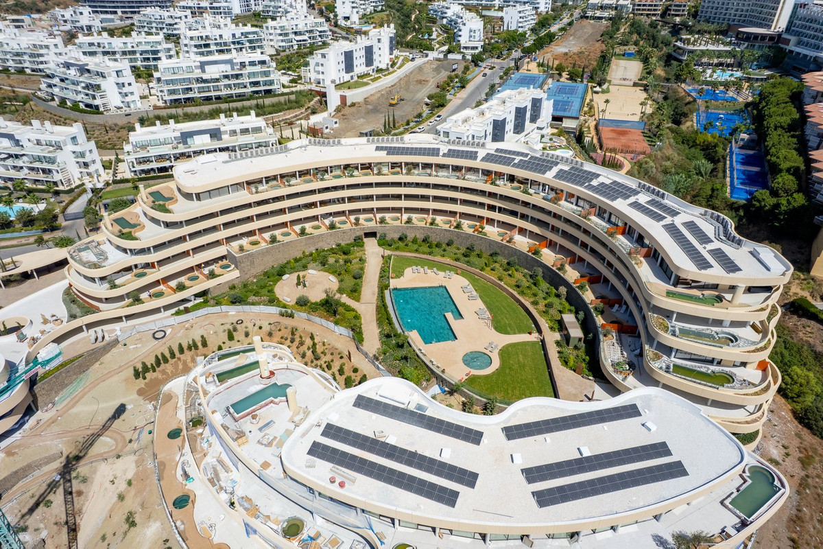 Te koop Middle Floor Apartment Costa Del Sol Higueron € 750.000,-