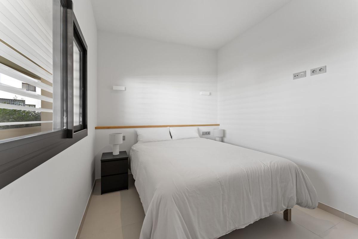 Te koop Middle Floor Apartment Costa Del Sol Higueron € 750.000,-