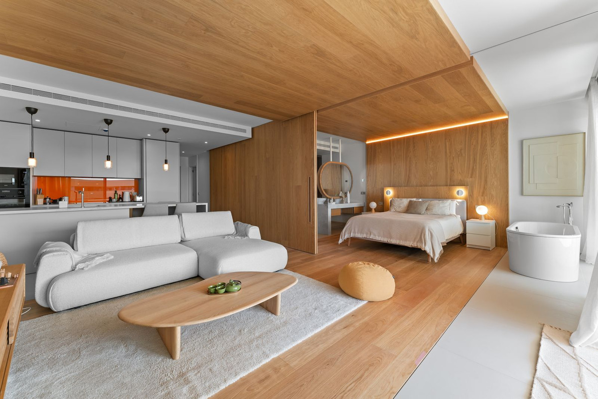 Te koop Middle Floor Apartment Costa Del Sol Higueron € 750.000,-