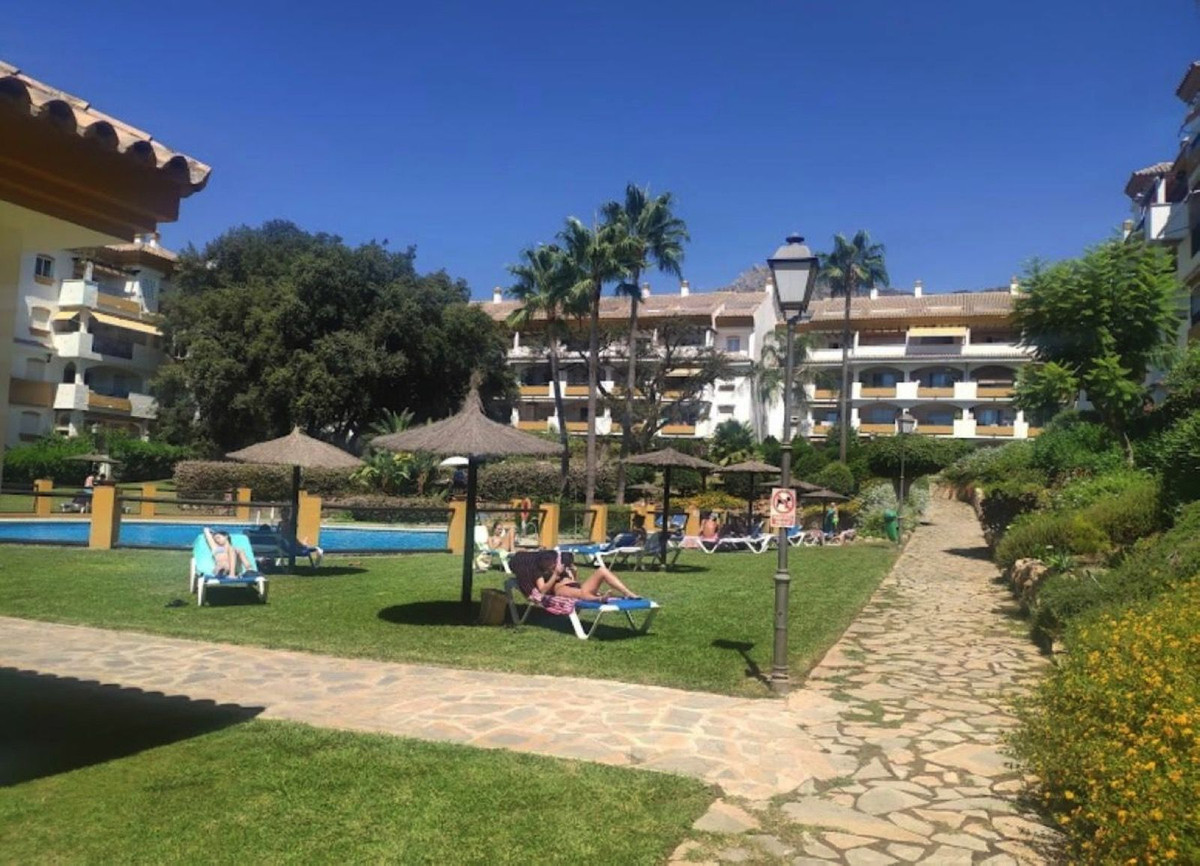 Te koop Middle Floor Apartment Costa Del Sol Nagüeles € 665.000,-