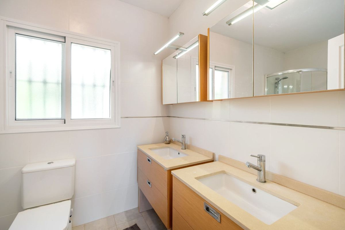 Te koop Herenhuis Costa Del Sol La Quinta € 1.050.000,-