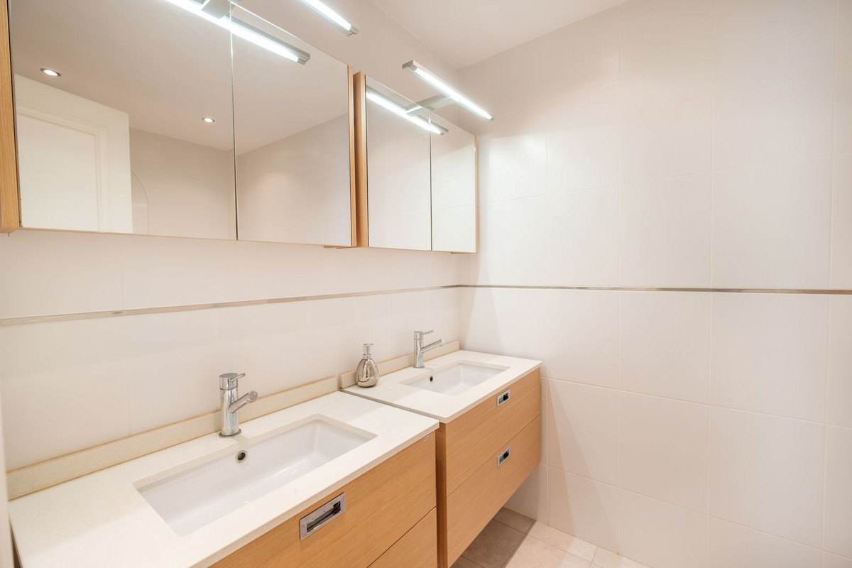 Te koop Herenhuis Costa Del Sol La Quinta € 1.050.000,-