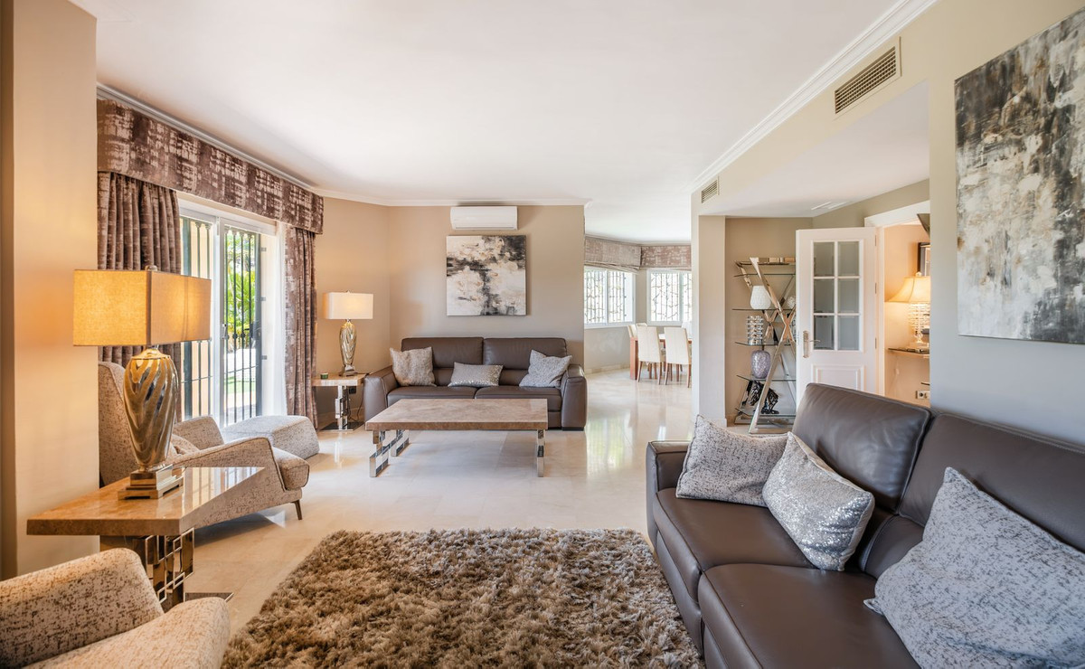 Te koop Herenhuis Costa Del Sol La Quinta € 1.050.000,-