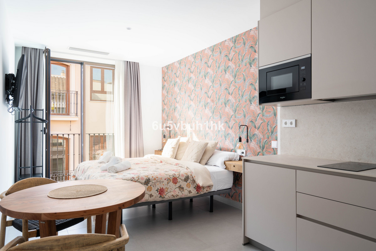 Te koop Herenhuis Costa Del Sol Málaga € 4.800.000,-