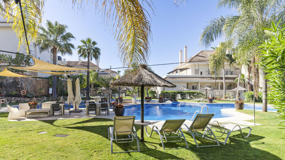 Te koop Middle Floor Apartment Costa Del Sol Nueva Andalucía € 575.000,-