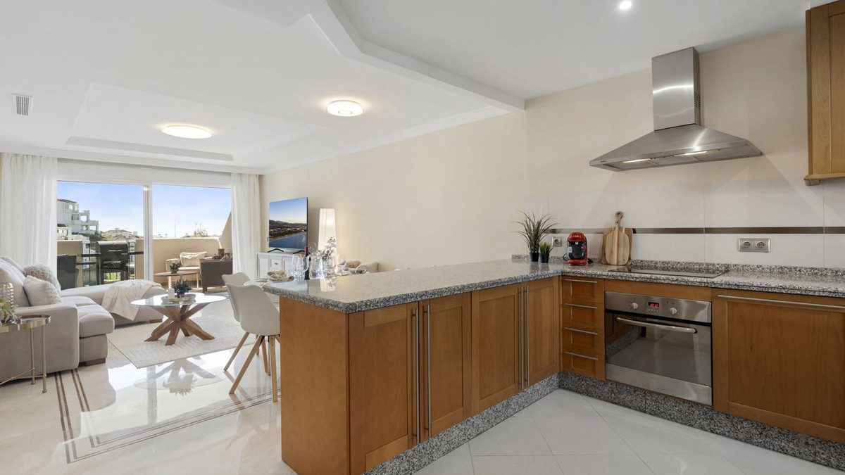 Te koop Middle Floor Apartment Costa Del Sol Nueva Andalucía € 575.000,-