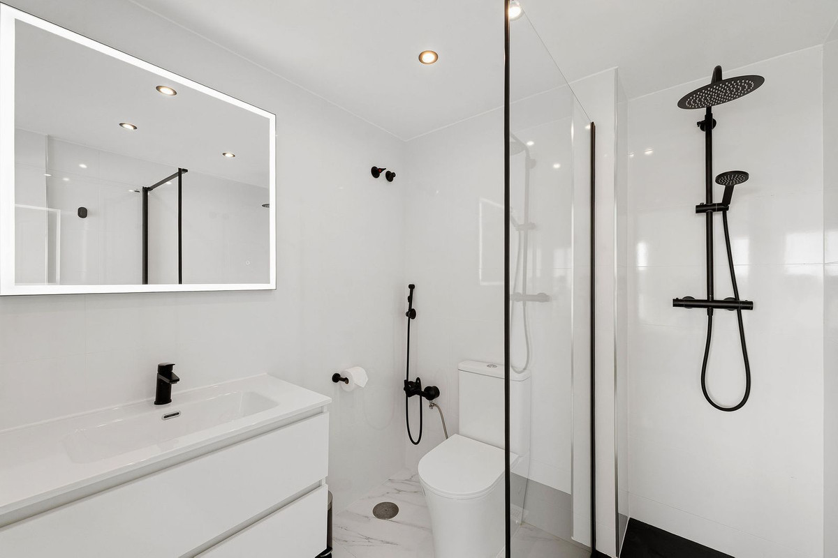 Te koop Middle Floor Apartment Costa Del Sol Calahonda € 429.000,-