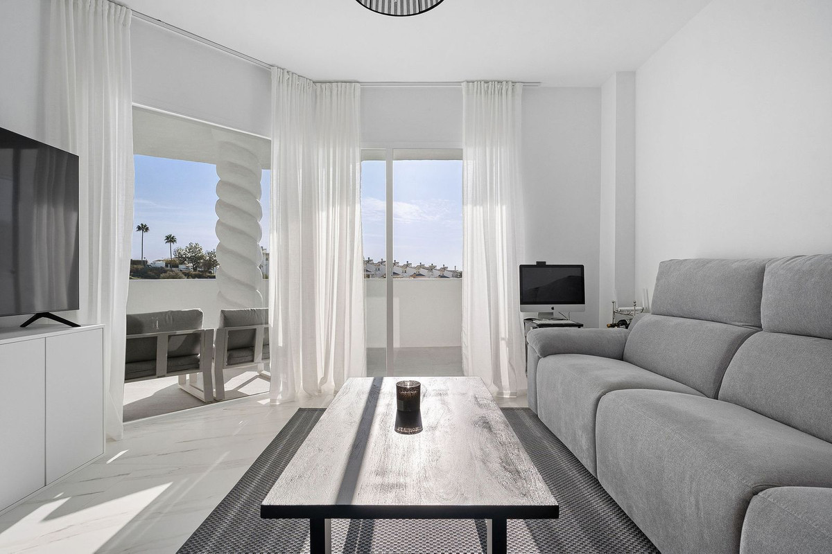 Te koop Middle Floor Apartment Costa Del Sol Calahonda € 429.000,-