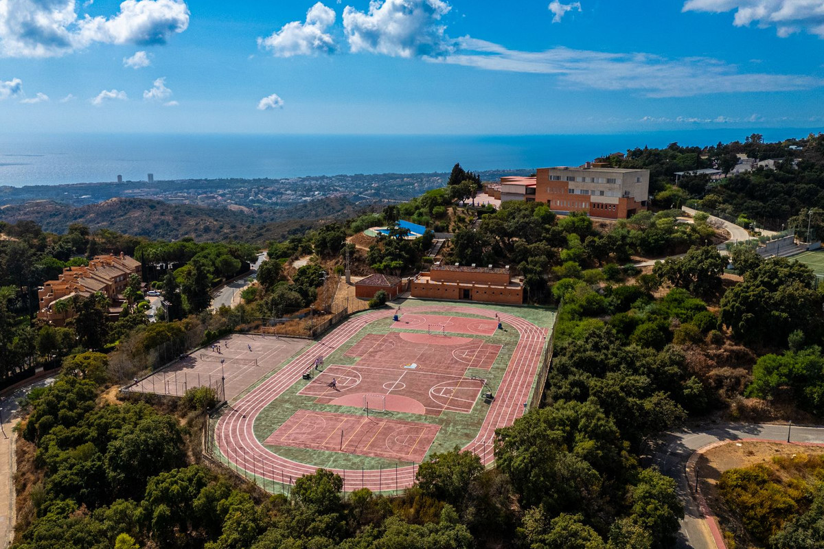 Te koop Middle Floor Apartment Costa Del Sol La Mairena € 379.000,-