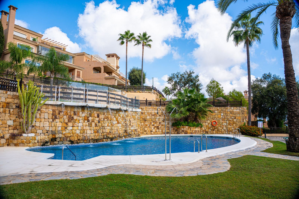 Te koop Middle Floor Apartment Costa Del Sol La Mairena € 379.000,-