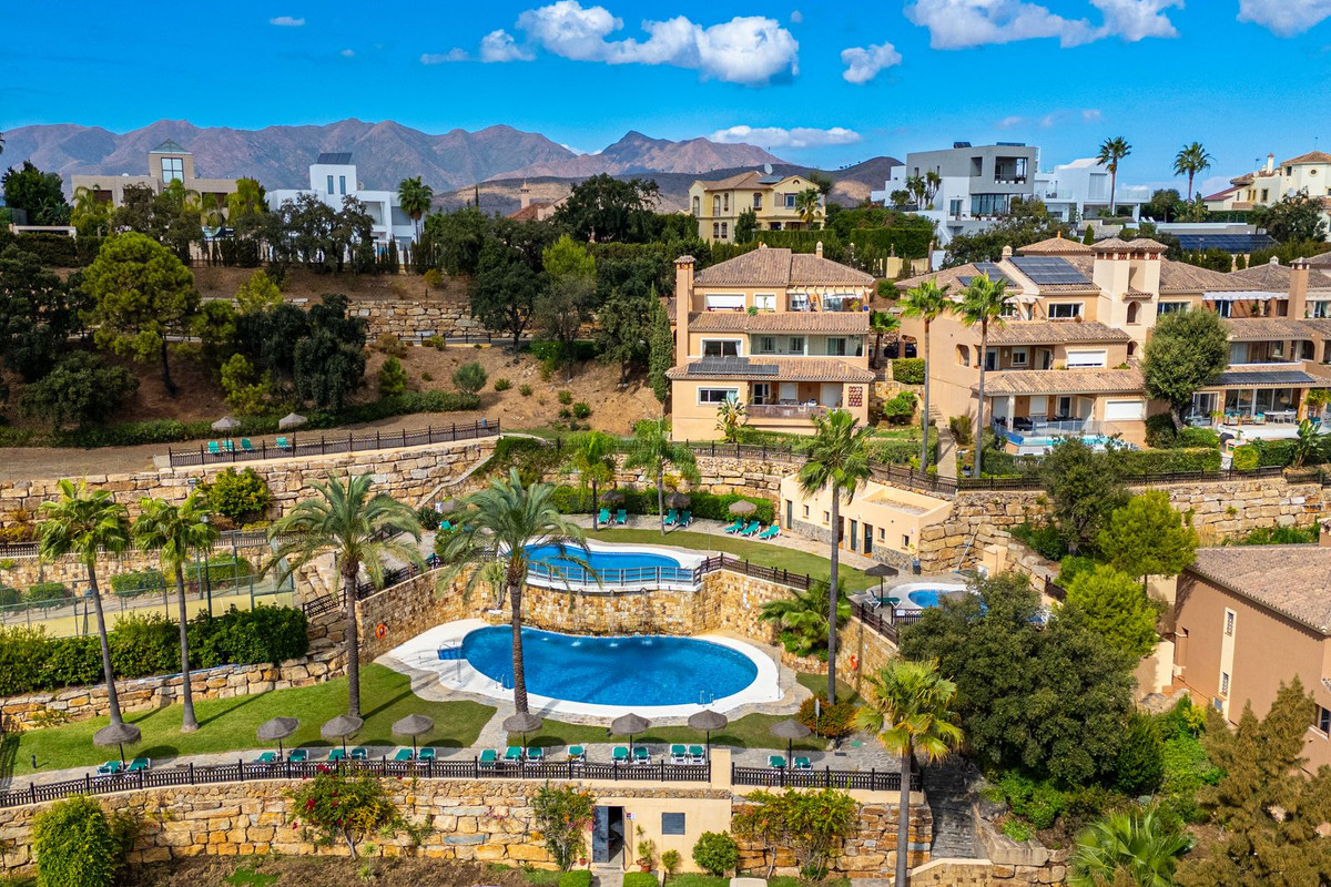 Te koop Middle Floor Apartment Costa Del Sol La Mairena € 379.000,-