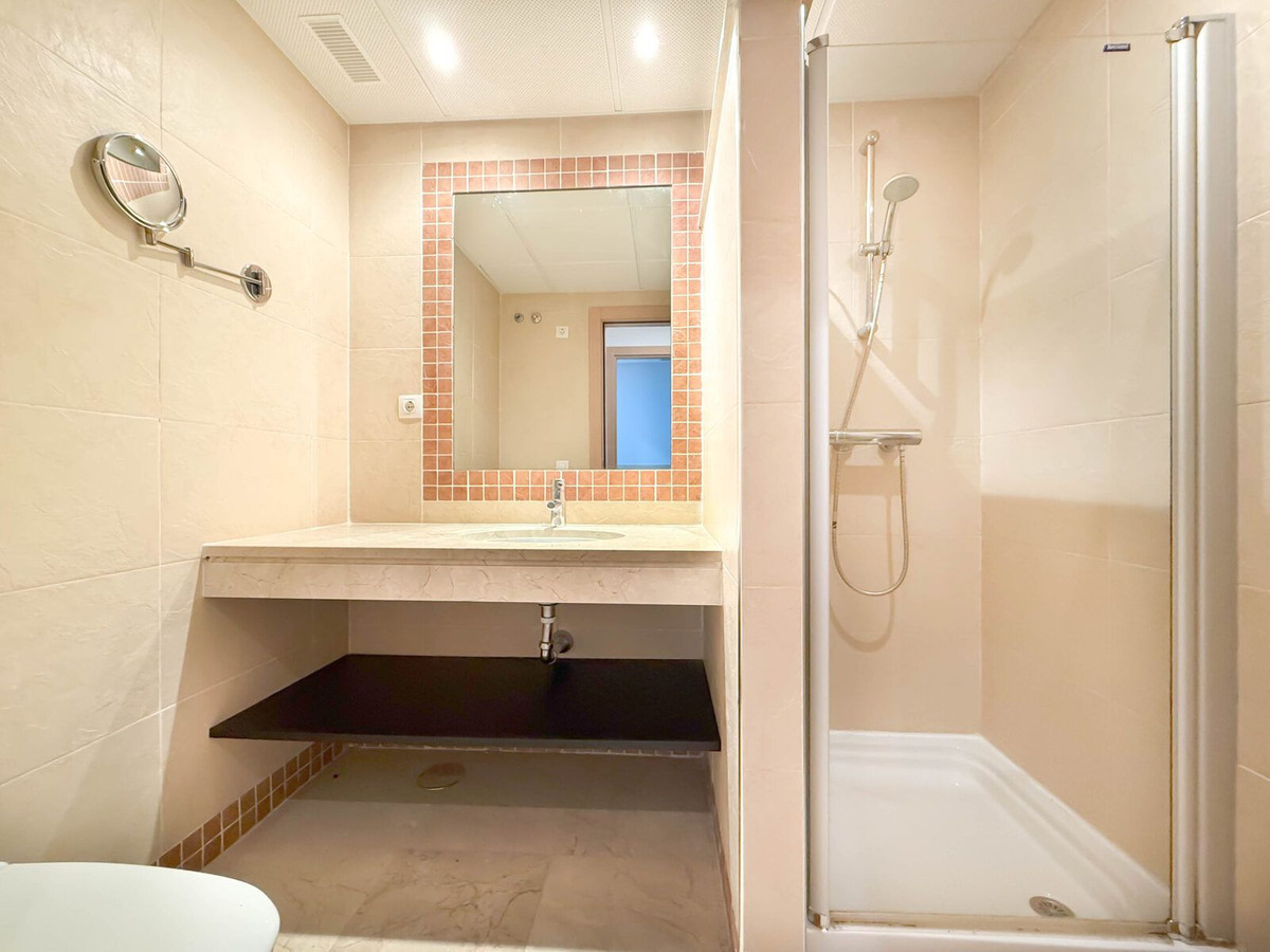 Te koop Middle Floor Apartment Costa Del Sol Estepona € 460.000,-