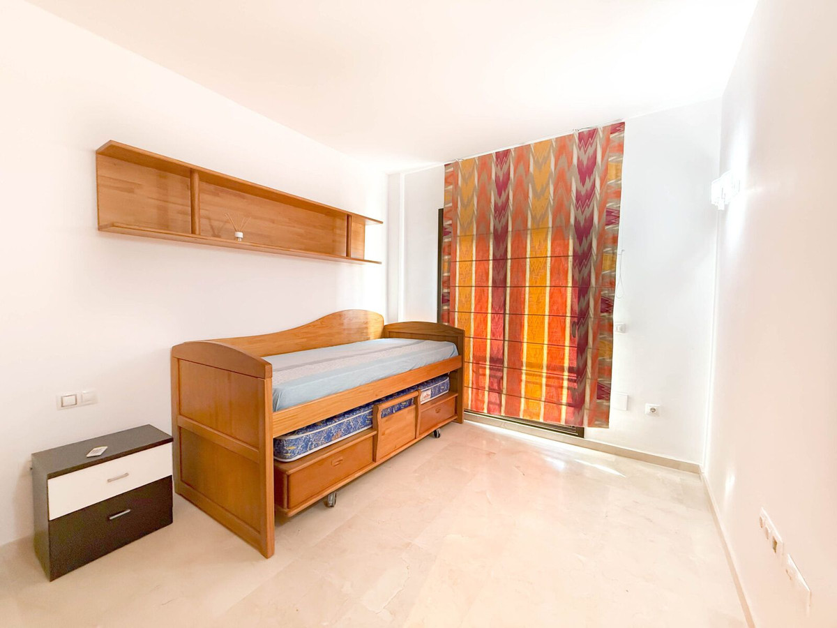 Te koop Middle Floor Apartment Costa Del Sol Estepona € 460.000,-