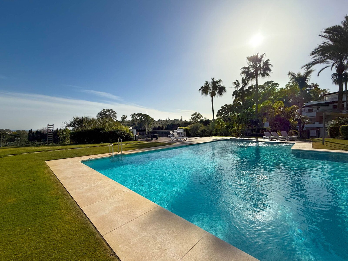 Te koop Middle Floor Apartment Costa Del Sol Estepona € 460.000,-