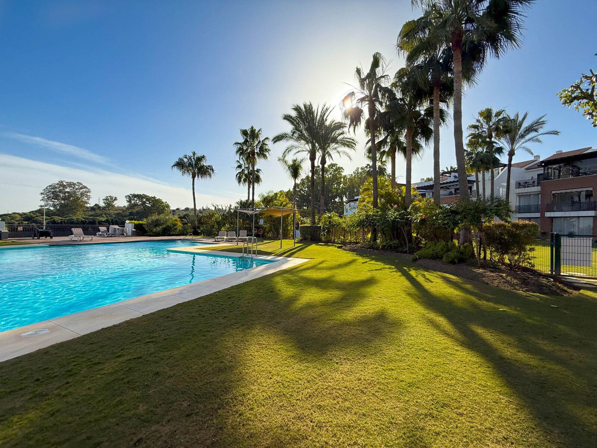 Te koop Middle Floor Apartment Costa Del Sol Estepona € 460.000,-