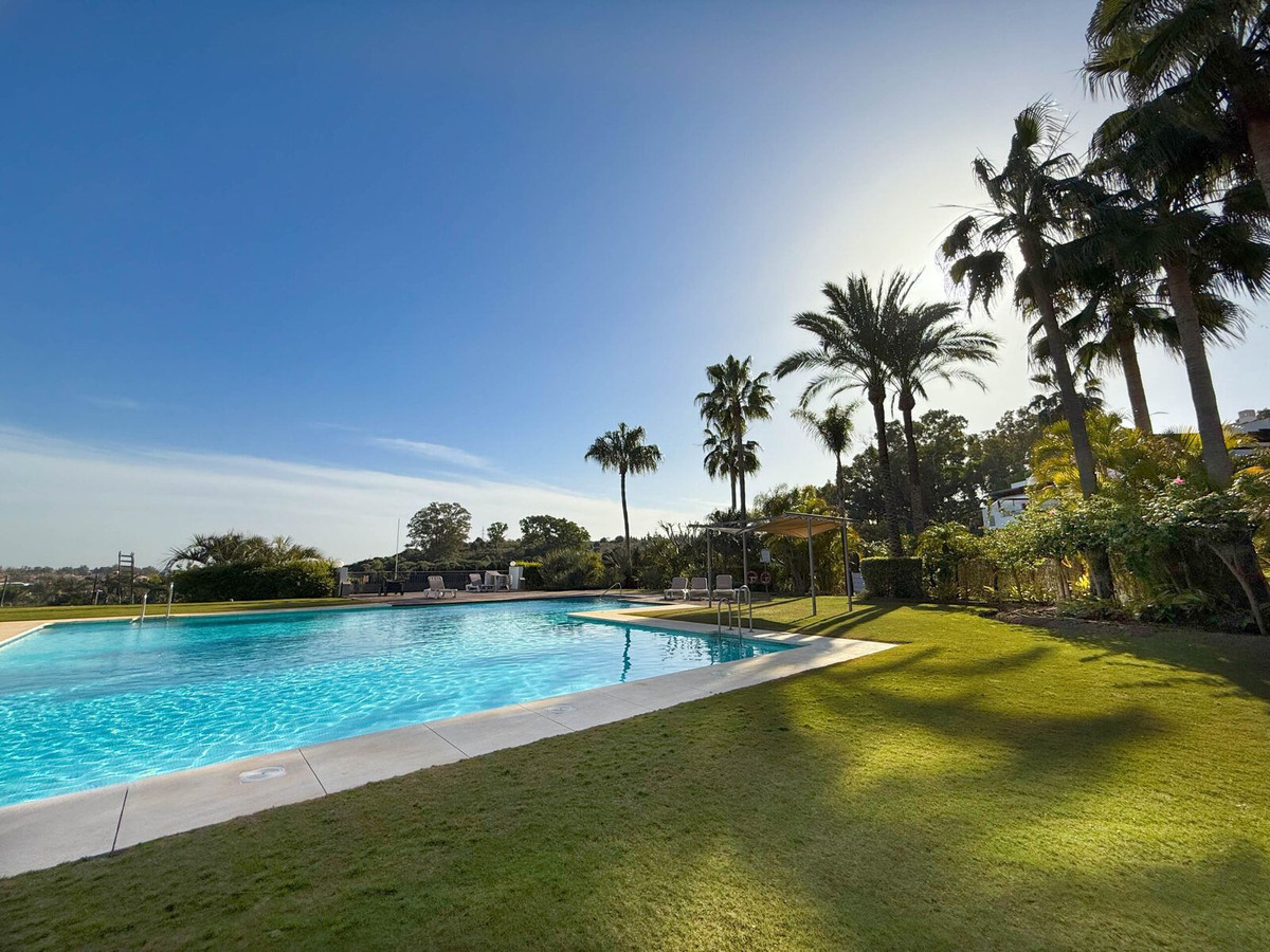 Te koop Middle Floor Apartment Costa Del Sol Estepona € 460.000,-