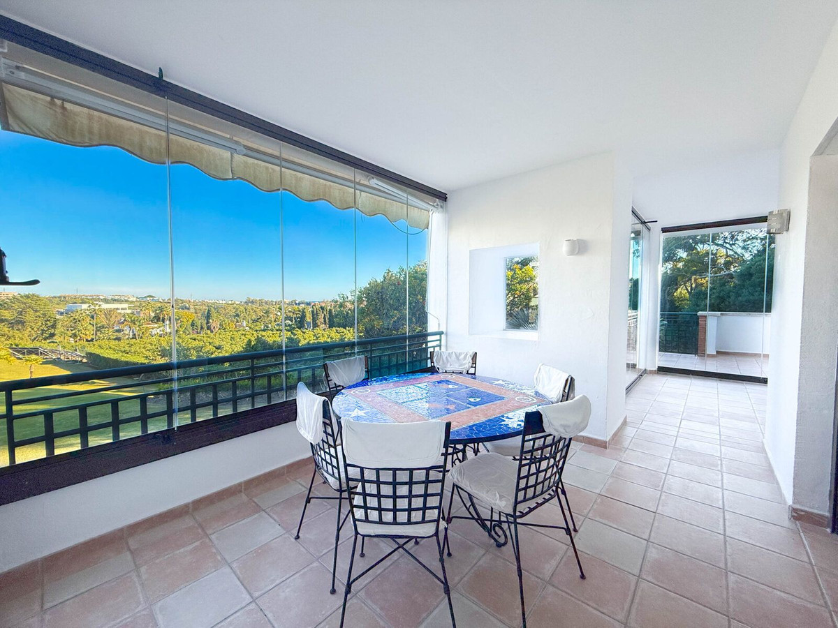 Te koop Middle Floor Apartment Costa Del Sol Estepona € 460.000,-