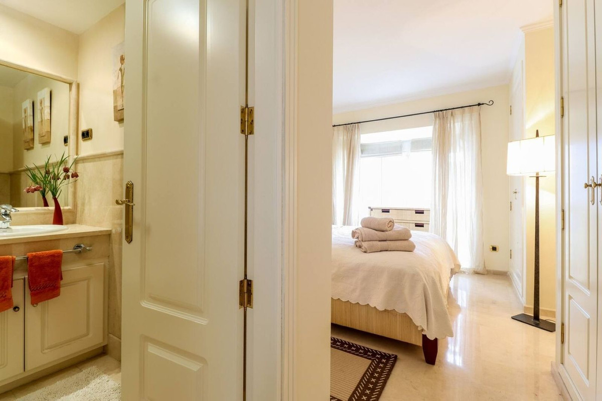 Te koop Gelijkvloers appartement Costa Del Sol Los Monteros € 1.395.000,-